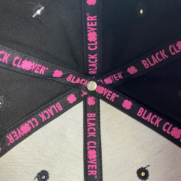 Black Clover SnapBacks (2) - Picture 4 of 6